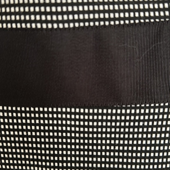 Black and white career dress - Picture 6 of 7